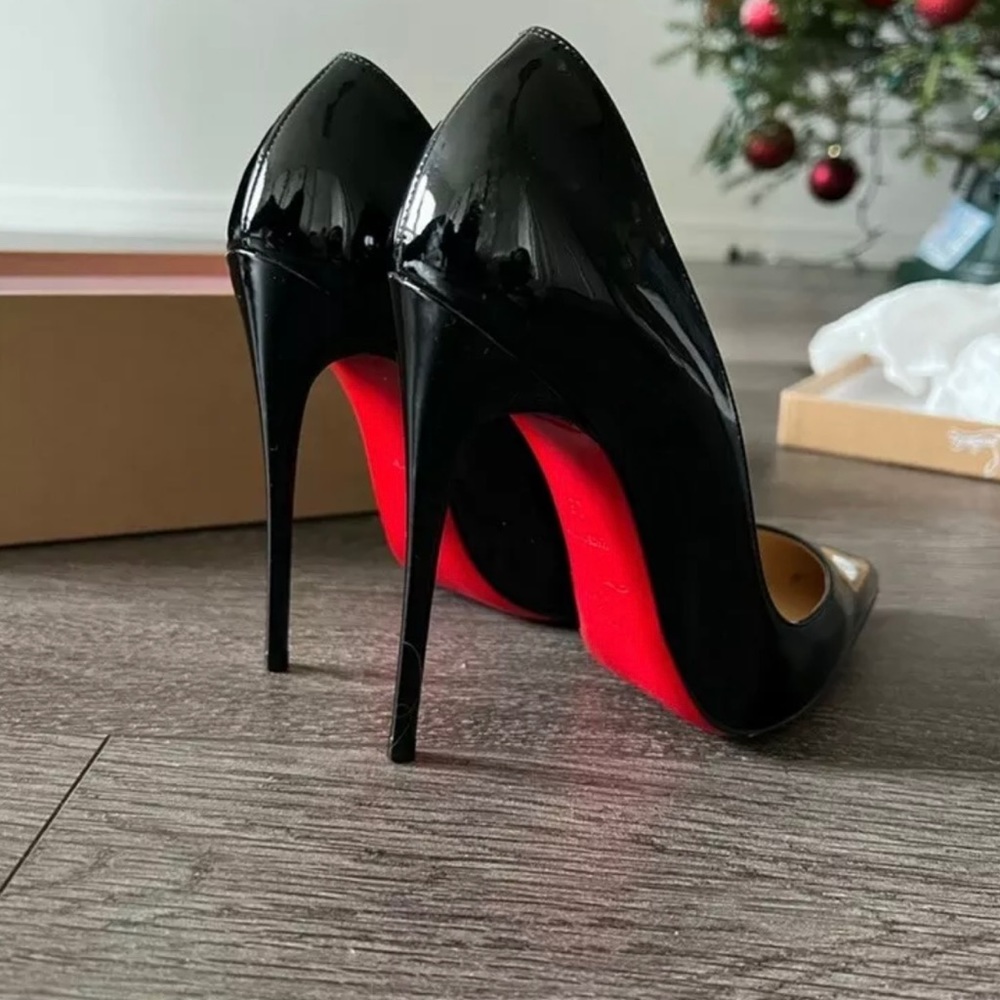 Christian Louboutin So Kate’s black stilettos 38